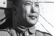 火狐体育app下载-1950年李弥撤台受冷落、妻失联，蒋召见质问：为何留精锐于金三角